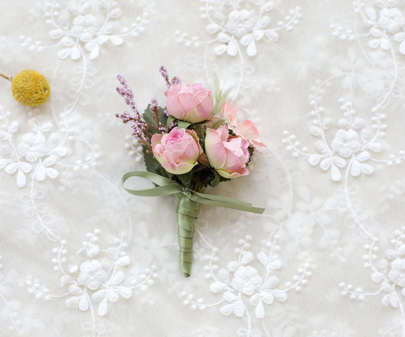 Gift Wrapping Groom And Groomsman Corsage